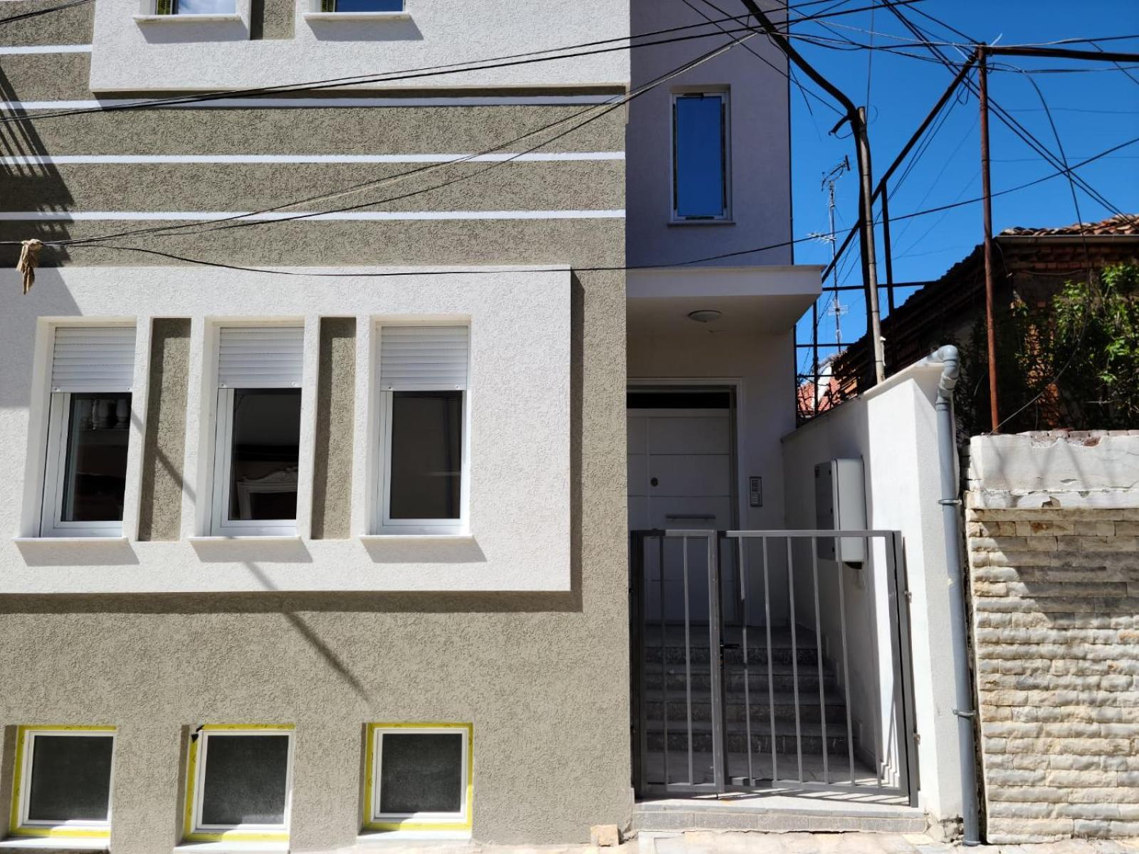 Travelers' Korca Home Exterior foto