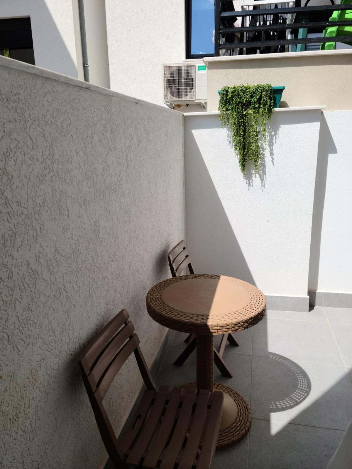 Travelers' Korca Home Exterior foto